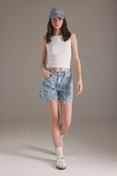 Trendyol Collection Pantaloni scurți din denim City Boy cu talie înaltă cu ciucuri albastru deschis TWOSS25SR00145