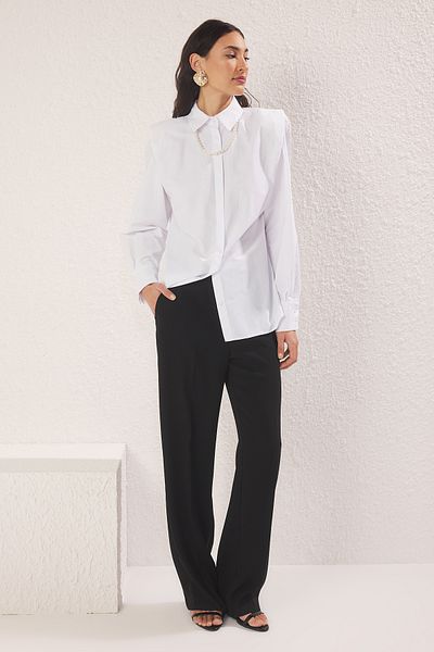 Trendyol Modest قميص منسوج من القطن المحشو واللؤلؤ الأبيض TCTSS25TG00027