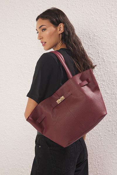 TRENDYOL SHOES Burgundy kézi fogantyúval és keresztpántos Maxi Tote női válltáska TAKSS25OC00030