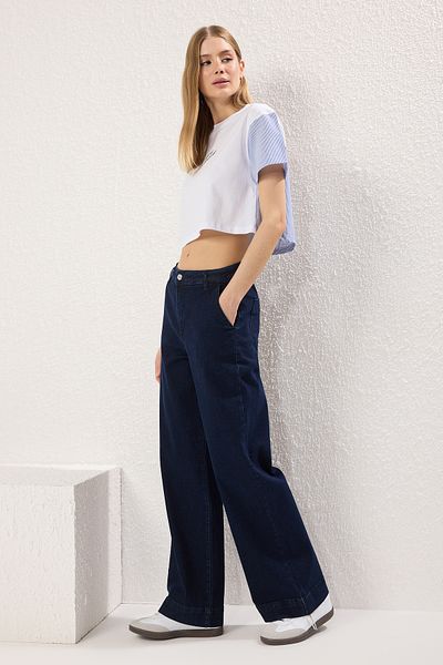 Trendyol Collection Sötétkék magas derekú széles szárú farmer TWOSS25JE00256