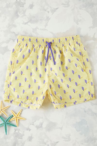 TRENDYOLKIDS شورت سباحة للأولاد باللون الأصفر مطبوع عليه آيس كريم TKDSS25DS00000