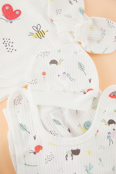 TRENDYOLKIDS 5-Piece Ecru Baby Girl 100% Cotton Animal Print Hospital Discharge Set