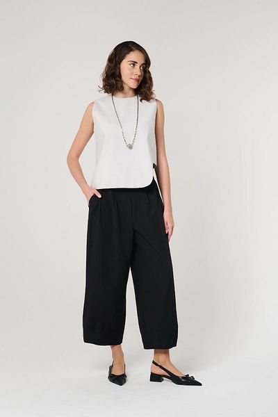 ZYRAH Black Color Pleated Women's Crop Pants