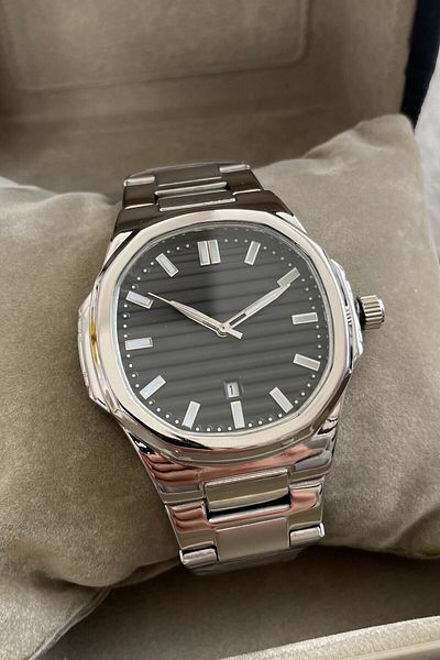 Leerybee Calendar Quartz Men's Wrist Watch Kn-04