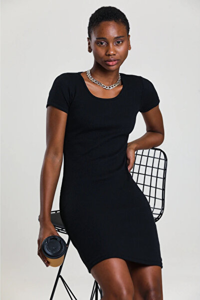 YAKAMEL Дамска рокля с прилепваща кройка от новата колекция