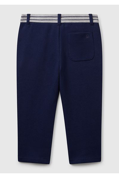United Colors of Benetton Pantaloni de trening pentru băiat, albastru bleumarin, cu bandă în talie, cu buzunare cu plasture