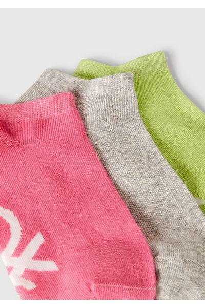 United Colors of Benetton طقم جوارب للأولاد منقوشة باللون الأصفر مكون من 3 قطع