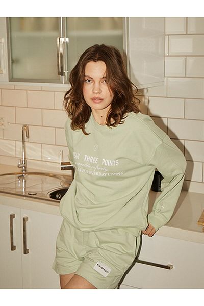 Wear Three Points Weekend Oversize Sweatshirt