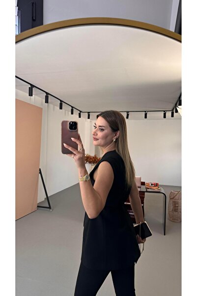 Sezgi Tekin Μαύρο γιλέκο με λεπτομέρεια κορδέλας και κορδόνια