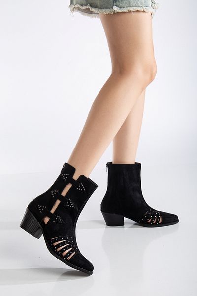 MS SUGAR SHOES Moderne și elegante: cizme cu toc de culoare neagră cu detalii decorative