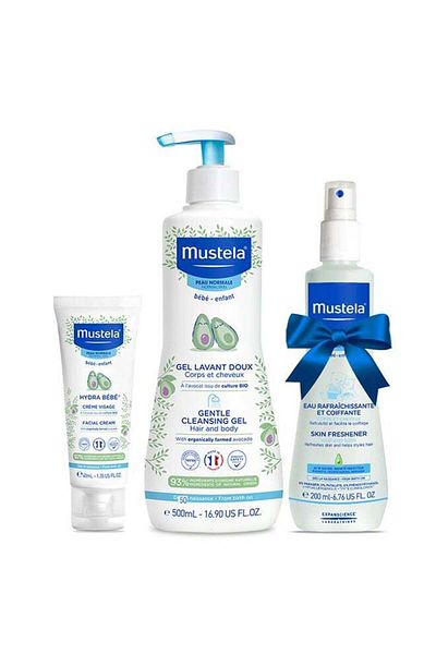 Mustela عبوة من 3 منتجات أساسية لتنظيف وترطيب بشرة الأطفال: جل تنظيف، كريم للوجه، معطر للبشرة
