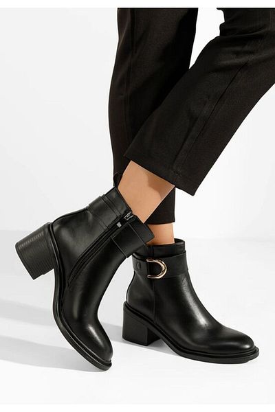 B T Shoes Women's black Driana heeled ankle boots