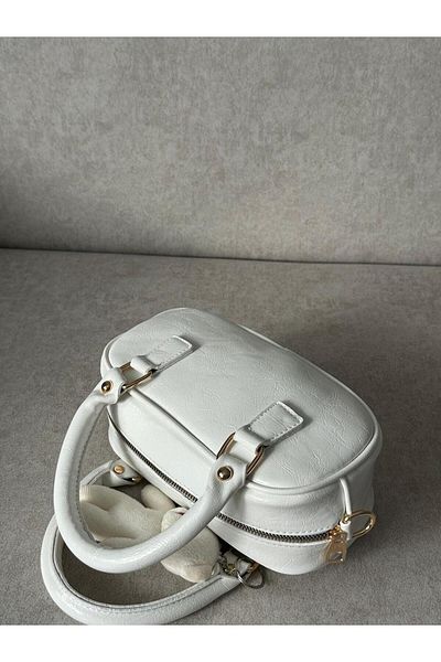 RumyaCollection White Women Bonnie Plush Keychain Gift Hand and Shoulder Bag