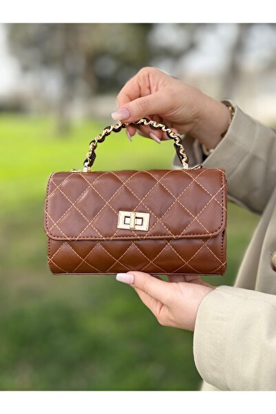 DEV 3 ADAM Geantă de umăr și crossbody pentru femei, model cutie, elegantă și rafinată, de culoare maro.