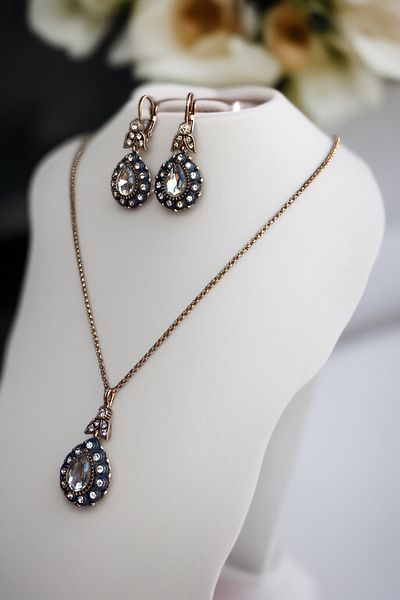FAYRA ACCESSORIES Zircon Stone Water Drop Necklace and Earrings Set