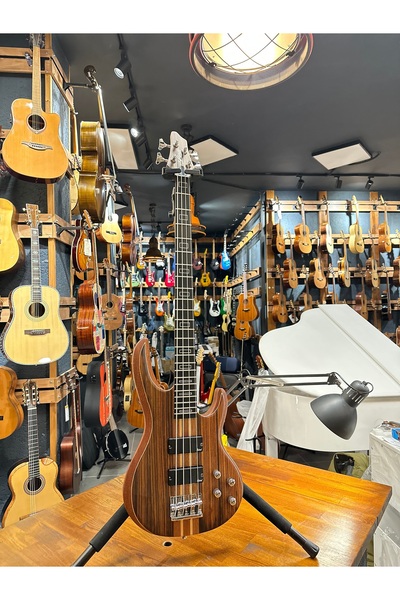 LEA YG-4J 4 telli Aktif Bass Gitar