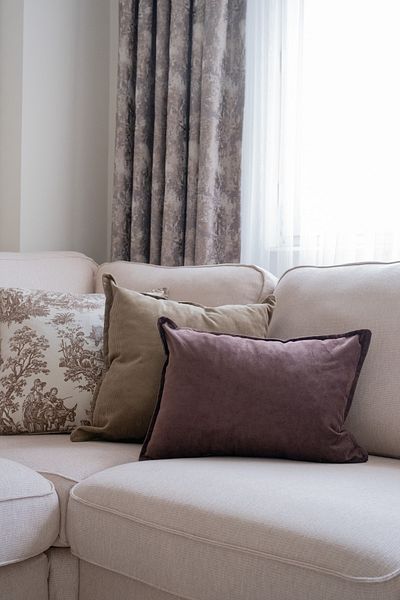 Beige & Stone Кафява кадифена правоъгълна калъфка за възглавница 35x50 см