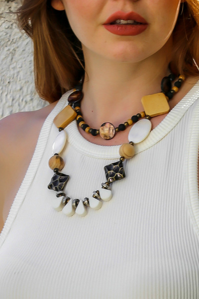 Chiccy Ahşap Boncuklu Kare Metalli Tasarım Kolye