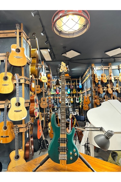 LEA B04- GR 4 Telli Altif Bass Gitar Yeşil Renk
