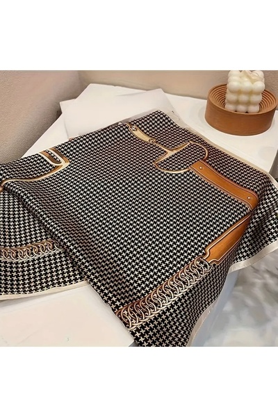 Lilly Stylish Scarf with Goose Feet Pattern