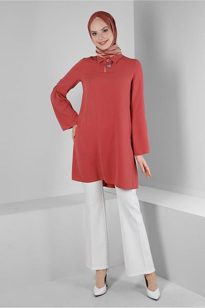 Alvina SPANISH ARM TUNIC WITH FLOWER ACCESSORY 43503
