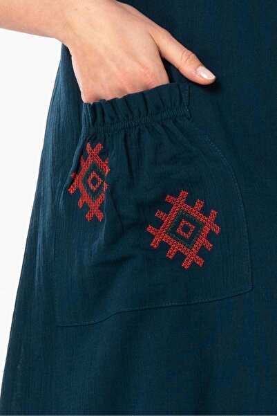 Eliş Şile Bezi Kısa Kol Şile Bezi Kruvaze Yaka Nakışlı Tülin Midi Boy Yazlık Otantik Elbise Petrol Ptrl