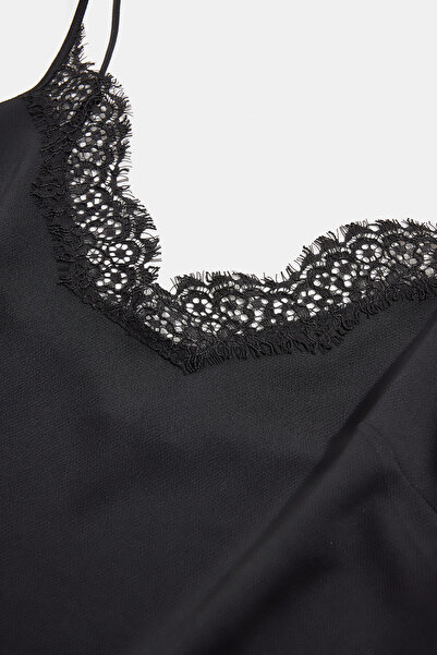 W Collection SİYAH V YAKA ASKILI BLUZ