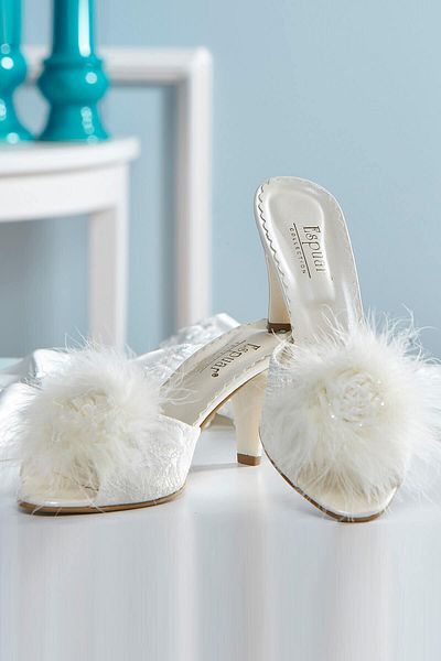 Espuar Women's Ecru Furry Rose Decorated Dowry and Home Slippers