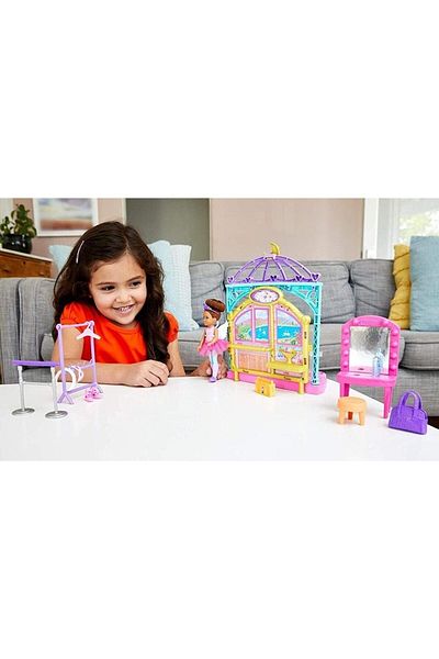 Barbie Club Chelsea Doll and Ballet Playset 6 in Brunette with Accessories GHV81, Multicolour