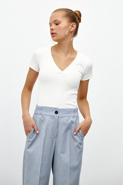 urban focus V neck t-shirt