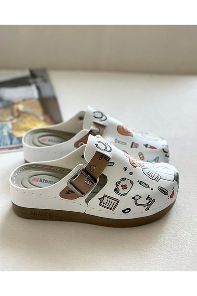 Zuum White Slippers