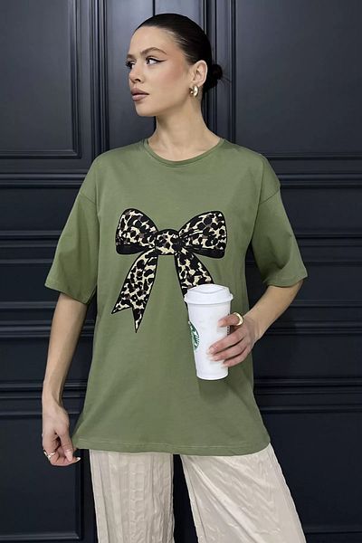 GÜLSELİ Tricou de damă cu decolteu rotund cu imprimeu cu panglică leopard kaki