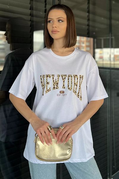 GÜLSELİ Γυναικείο μπλουζάκι με λαιμόκοψη με λευκό μπροστινό μοτίβο λεοπάρ