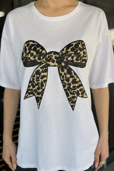 GÜLSELİ Γυναικείο μπλουζάκι με λαιμόκοψη με λευκή λεοπάρ κορδέλα