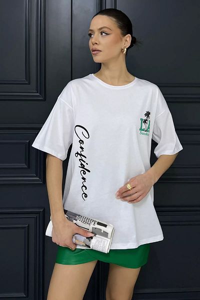 GÜLSELİ Γυναικείο T-Shirt με λευκή στάμπα με λαιμόκοψη