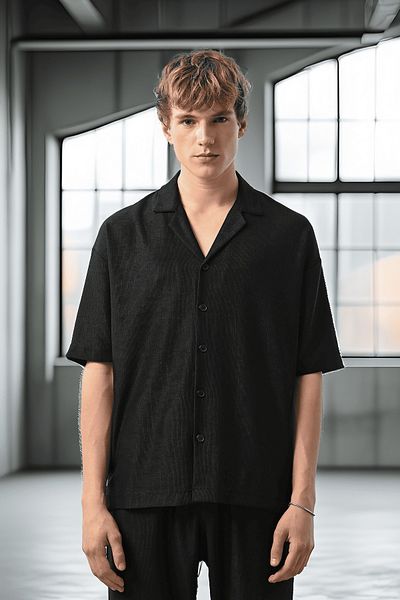 Valiberta Men's Lapel Short Sleeve Textured Shirt - Black