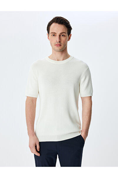 Koton Bisiklet Yaka Regular Fit Viskon Karışımlı Kısa Kollu Triko Tişört