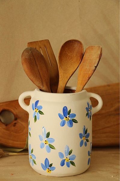 Hoyatap Decorative Handmade Blue-White Floral Patterned Clay Vase with Handle