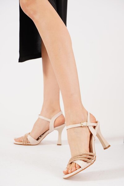 Moda Pie Sandale cu toc de damă din satin auriu Secra Cross Stone