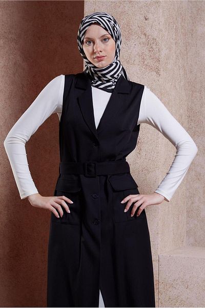 Alvina 44657ModelBelted Vest