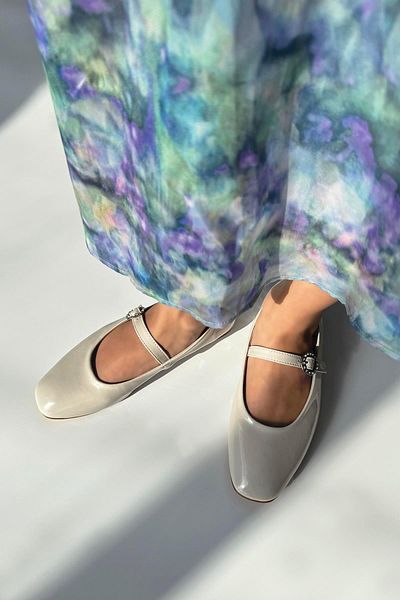 STRASWANS Μπαλαρίνες Berny Beige λουστρίνι - Γυναικεία ζώνη με λεπτομέρειες