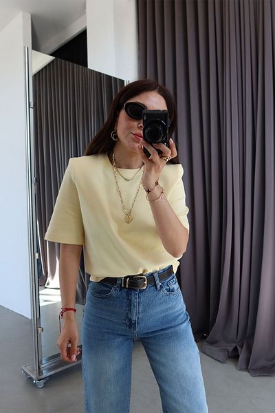 Özge Özgenç B.C. Basic T-Shirt