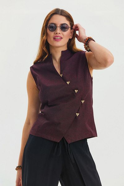 Los banditos Magnificent Collar Cross Buttoned Tank Top