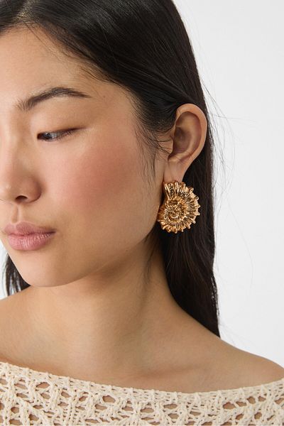 Stradivarius Seashell earrings