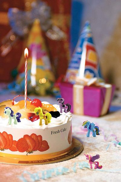 Smileh Set of 12 Cake Decorations, Plastic, Multicolor, 4-5 Cm