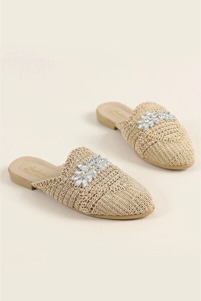 modayaselam شبشب بتفاصيل حجرية بتصميم محبوك