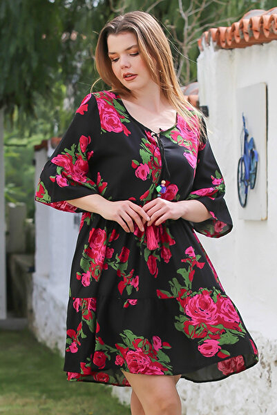 Chiccy Чорно-рожеве віскозне сукня 95 52, з воланами на рукавах і спідницею з воланами та бахромою