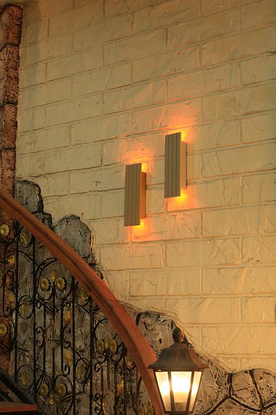 FagüArt 2 Pieces Battery Operated Modern Decorative Wall Lighting Sconce Night Light Brown (Amber Light)