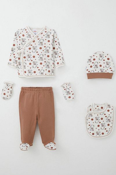 Breeze مجموعة إصدار مستشفى White Baby Boy مكونة من 5 قطع بنمط لطيف ودمية دب من 0 إلى 3 أشهر