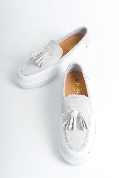 NOSEY SHOES MARY MODEL BÍLÁ KOŽENÁ STŘAŠKA S TLUMNÝM PODRÁŽKEM DENNÍ DÁMSKÁ LOAFER